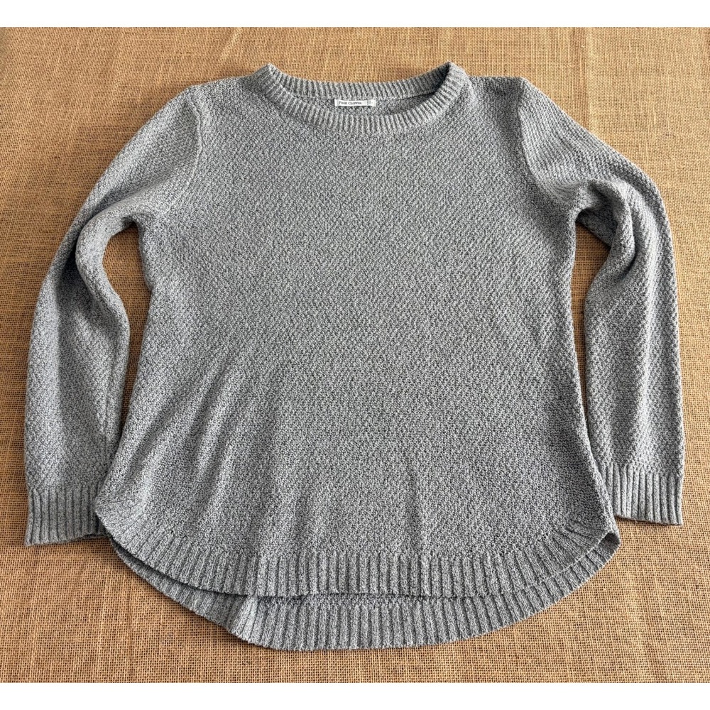 Minimalist Heather Gray Textured Knit Curved Hem Crew Neck Sweater Large